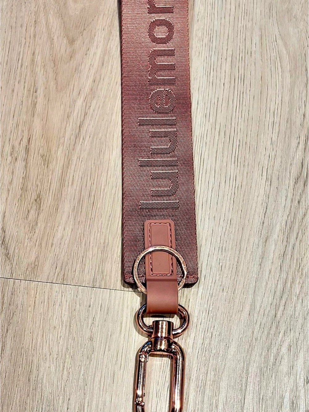 lululemon Never Lost Keychain - Red Clay / Rockwood / rose gold